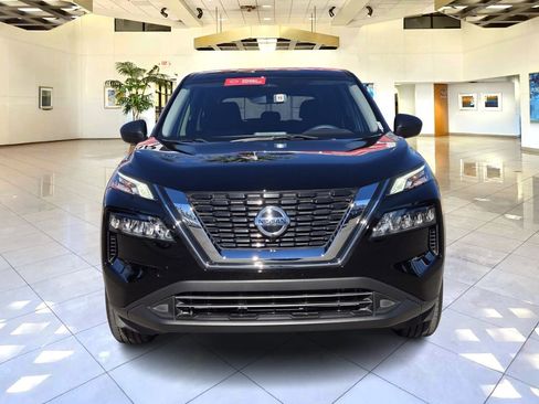 Certified 2021 Nissan Rogue S image 2