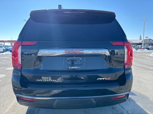 Used 2023 GMC Yukon AT4 w/ AT4 Premium Package image 5