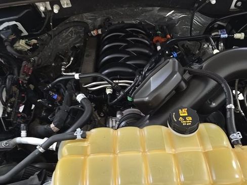 Used 2019 Ford F150 XL w/ Equipment Group 101A Mid AWD/4WD image 5