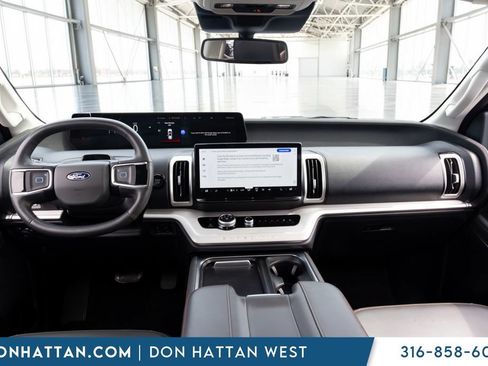 Used 2025 Ford Expedition Max Active AWD/4WD image 4