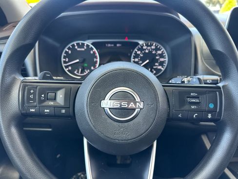 Used 2022 Nissan Rogue SV AWD/4WD image 24