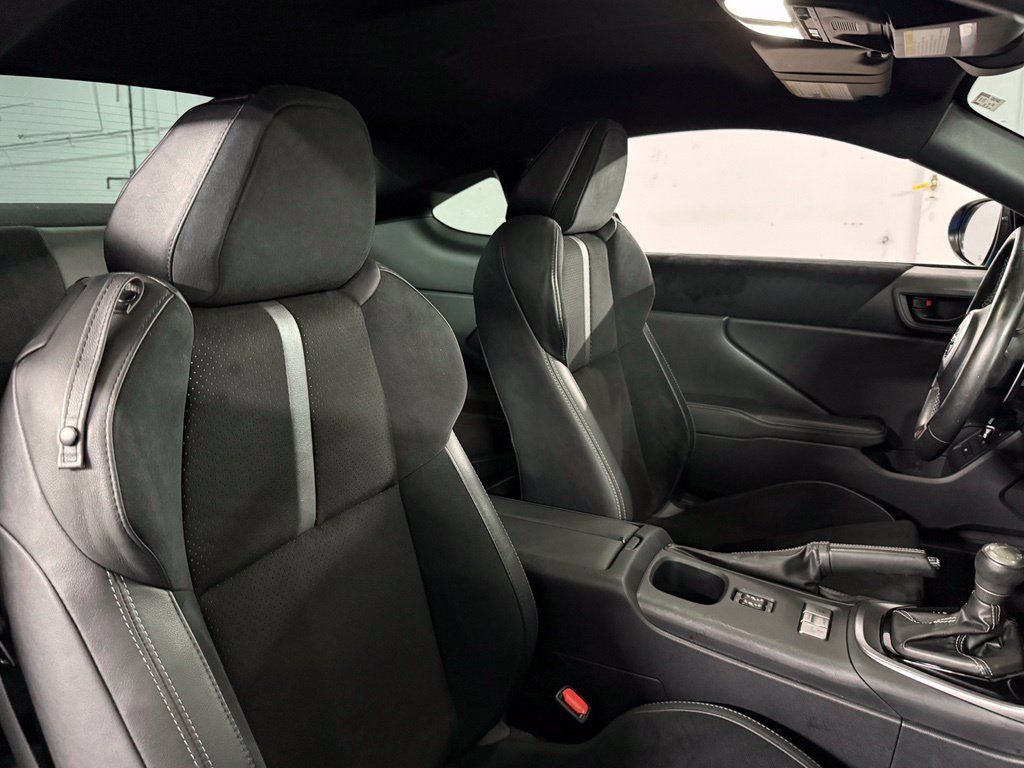 Used 2024 Toyota GR86 Premium RWD image 20