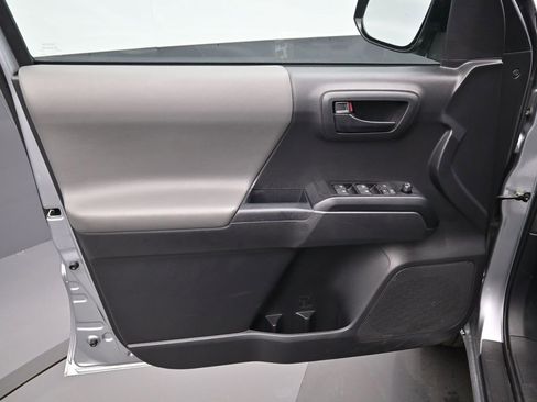 Certified 2022 Toyota Tacoma SR image 10