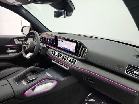 New 2026 Mercedes-Benz GLS 580 4MATIC image 14