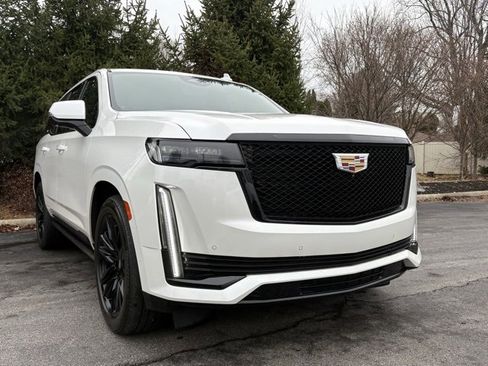 Certified 2022 Cadillac Escalade Sport w/ Touring Package image 11