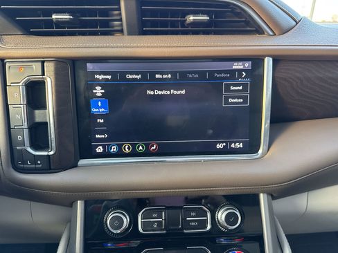 Used 2021 GMC Yukon XL Denali w/ Denali Premium Package image 16