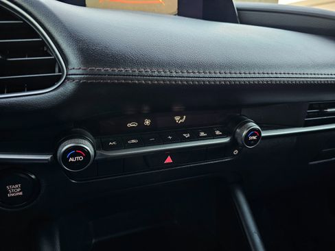 Used 2024 MAZDA MAZDA3 s image 32