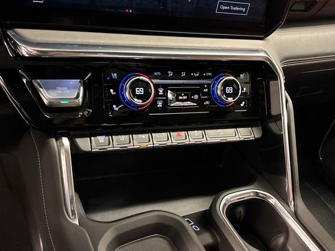 Used 2025 GMC Sierra 2500 Denali Ultimate image 43