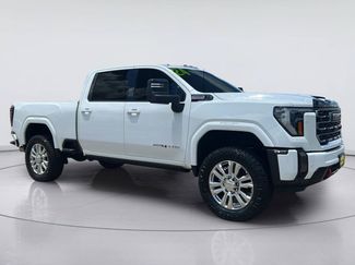 Used 2024 GMC Sierra 2500 AT4 w/ AT4 Premium Plus Package AWD/4WD video 1