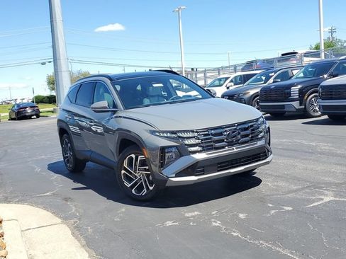 Used 2025 Hyundai Tucson Limited AWD/4WD image 32