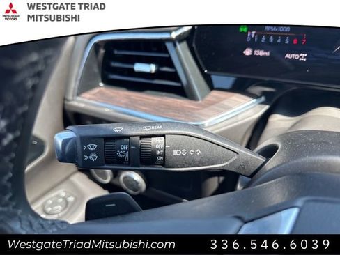 Used 2025 Chevrolet Suburban Z71 AWD/4WD image 11