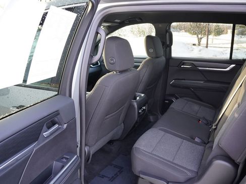 Certified 2025 GMC Acadia Elevation image 17