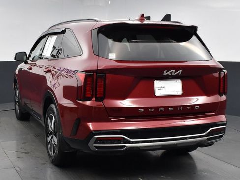 Used 2022 Kia Sorento S FWD image 4