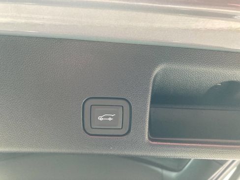 Used 2025 Chevrolet Equinox EV LT w/ Convenience Package II FWD image 20