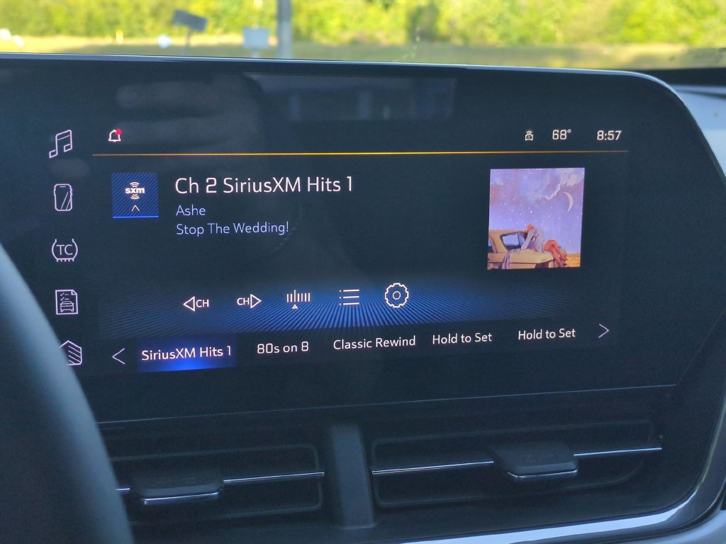 New 2026 Chevrolet Trax LT w/ LT Convenience Package FWD image 23