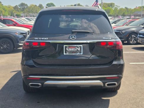 Used 2025 Mercedes-Benz GLS 450 4MATIC image 5