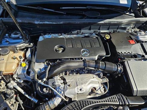 Used 2022 Mercedes-Benz GLB 250 image 23