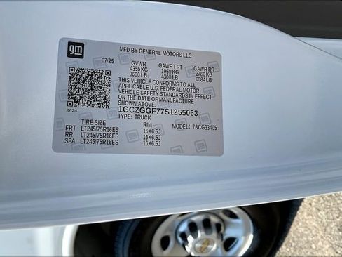 New 2025 Chevrolet Express 3500 w/ Driver Convenience Package image 13