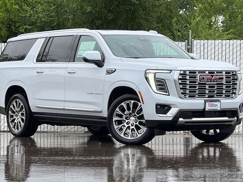 New 2026 GMC Yukon XL Denali w/ Denali Reserve Package AWD/4WD image 2