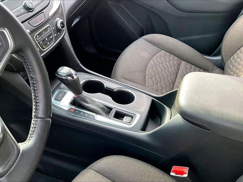 Used 2019 Chevrolet Equinox LT image 18