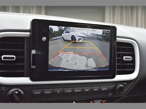 New 2025 Hyundai Venue Limited FWD image 24