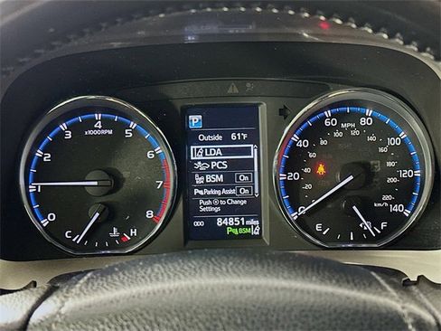 Used 2017 Toyota RAV4 Limited image 4