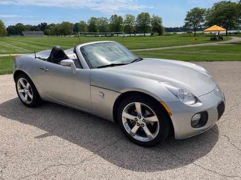 Used 2007 Pontiac Solstice GXP w/ Premium Package RWD image 14
