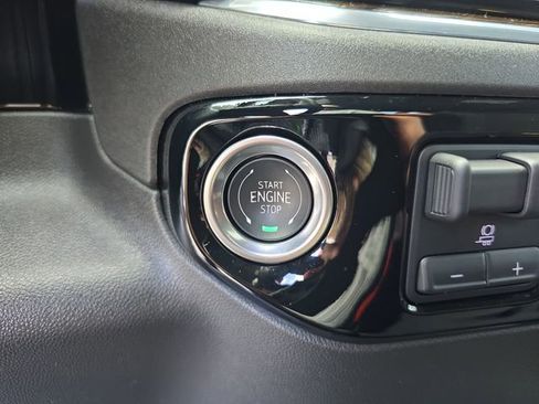 Certified 2025 GMC Sierra 1500 Elevation image 26