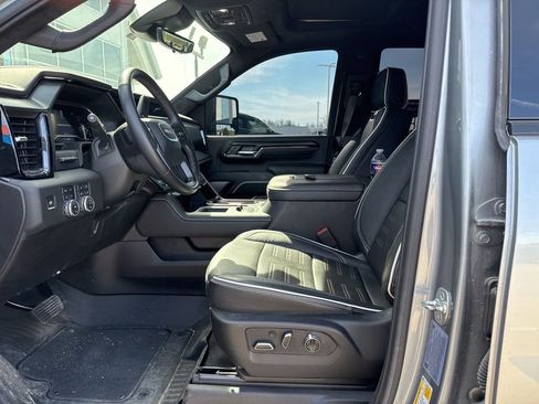 Used 2025 GMC Sierra 2500 AT4X image 14