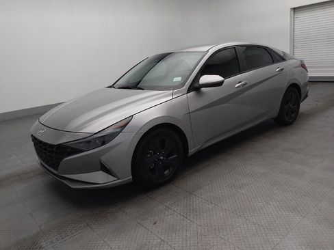 Used 2023 Hyundai Elantra SEL w/ Cargo Package image 2