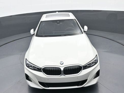 New 2025 BMW 330i xDrive Sedan w/ Premium Package AWD/4WD image 30