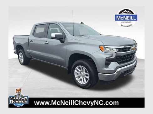 Used 2025 Chevrolet Silverado 1500 LT AWD/4WD image 1