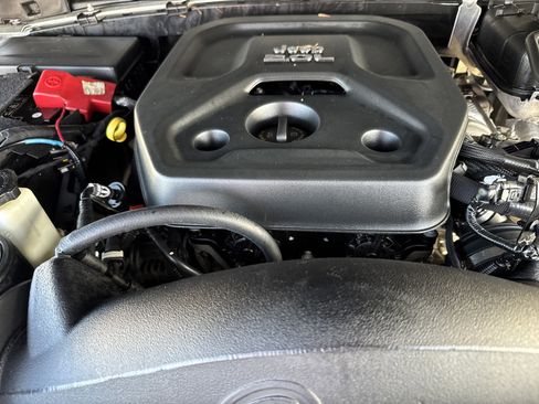 Used 2020 Jeep Wrangler Unlimited Rubicon image 31