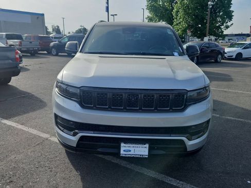 Used 2024 Jeep Grand Wagoneer L Series II w/ Quick Order Packagew 28T image 4