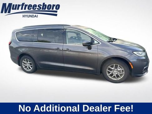 Used 2021 Chrysler Pacifica Touring w/ Cold Weather Group FWD image 4