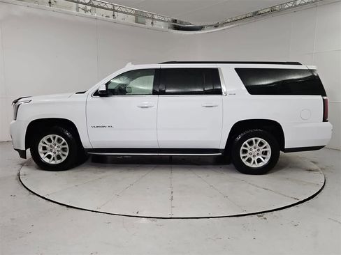 Used 2017 GMC Yukon XL SLE w/ HD Trailering Package image 3