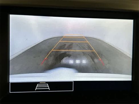 Used 2023 GMC Acadia SLE w/ Driver Convenience Package image 13