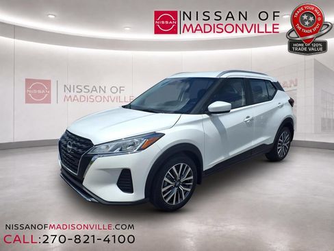Used 2023 Nissan Kicks SV FWD image 4