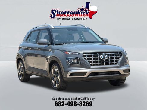 Used 2026 Hyundai Venue SEL FWD image 3