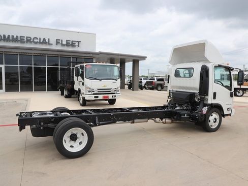 New 2024 Chevrolet Low Cab Forward image 4
