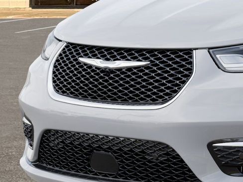 New 2026 Chrysler Pacifica Select AWD/4WD image 11