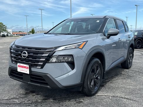 New 2026 Nissan Rogue SV AWD/4WD image 2