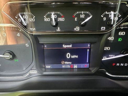 Used 2022 GMC Sierra 2500 AT4 w/ AT4 Preferred Package AWD/4WD image 36