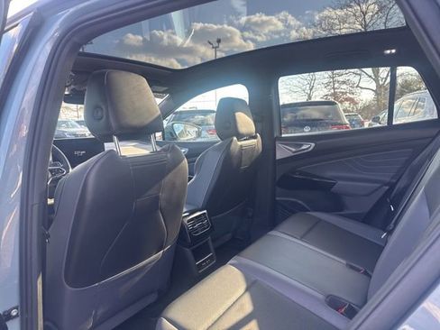 Used 2025 Volkswagen ID.4 Pro S image 16