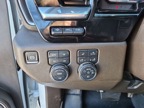 Used 2024 Chevrolet Silverado 2500 LTZ w/ LTZ Premium Package image 33