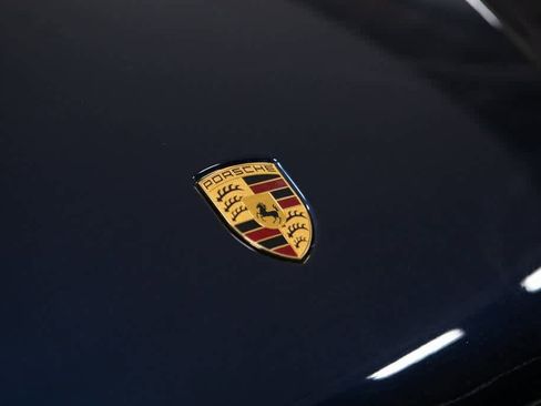 Certified 2023 Porsche Macan image 32