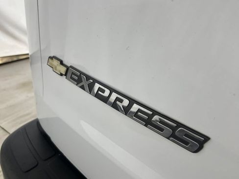 Used 2023 Chevrolet Express 3500 Extended RWD image 20