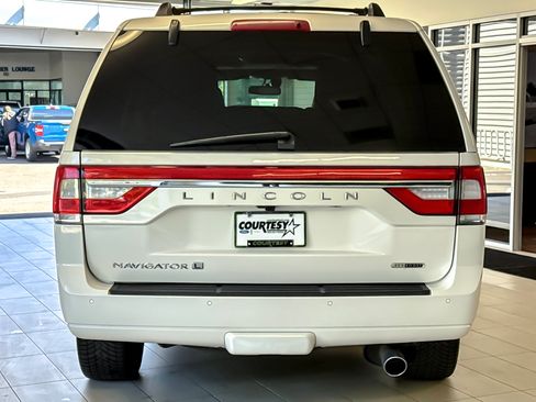 Used 2015 Lincoln Navigator L 4WD w/ Equipment Group 101A Reserve image 5