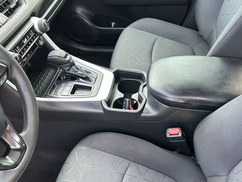 Used 2020 Toyota RAV4 XLE w/ Convenience Package FWD image 22