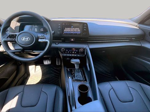 Used 2026 Hyundai Elantra SEL Sport FWD image 16